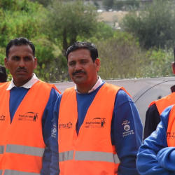 Foreign Workers and the "Black Money" Pipeline: Israeli Staffing Companies Turn Their Fire on Banks and Money-Changers