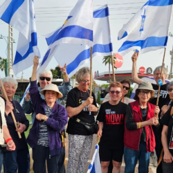 Azrieli Group’s “Palace Ra’anana” salutes residents who stood daily for the return of the kidnapped