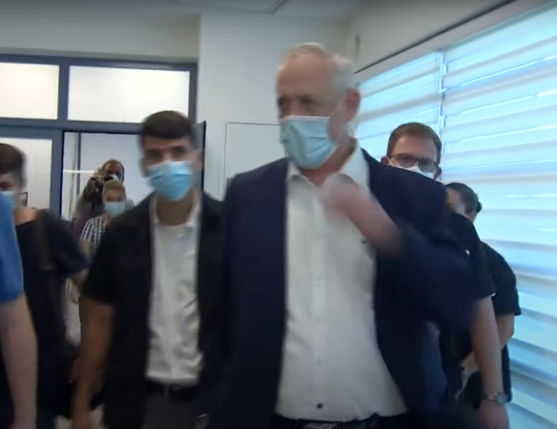 A cleaning worker at the home of Defense Minister Gantz was indicted for espionage 