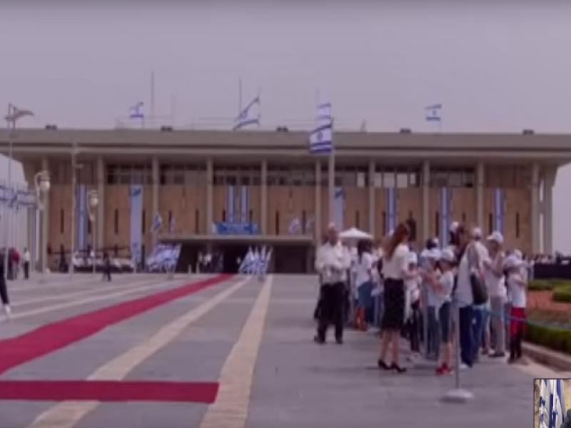  The 25th Knesset members Pledge of Allegiance and right away enjoyed a salary raise of 1,800 NIS