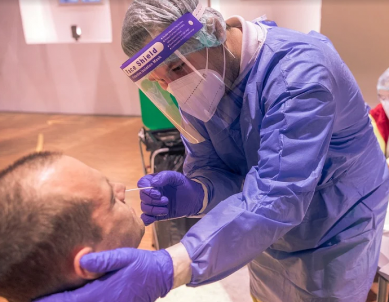 The government is considering a legislation that would make it possible to require corona tests