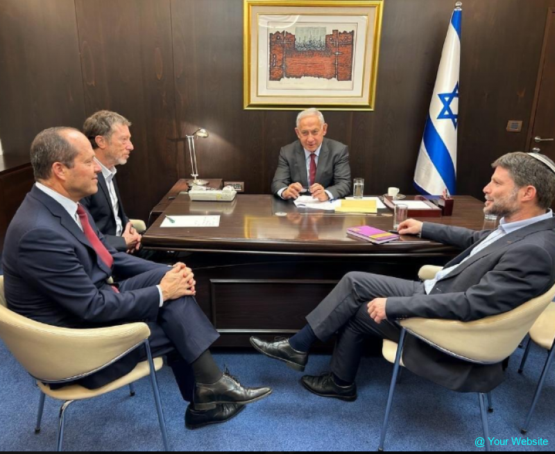 P.M Netanyahu met with finance minister and economy minister to discuss prices surge