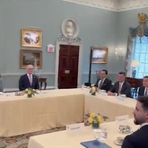 Israel and Lebanon Hold First Direct Talks in Decades as Fighting Continues on Northern Front