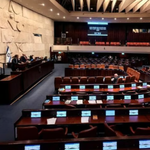 Eisenkot Attacks Bennett and Lieberman as Opposition Bloc Struggles to Build a Unified Strategy