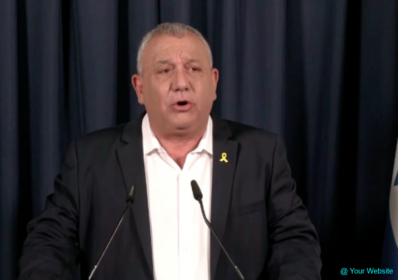 Eisenkot urges Bennett and Lapid to run on a joint slate to challenge Netanyahu